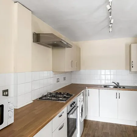 Charming Hideaway | Parking | Near Hospital Holiday home
